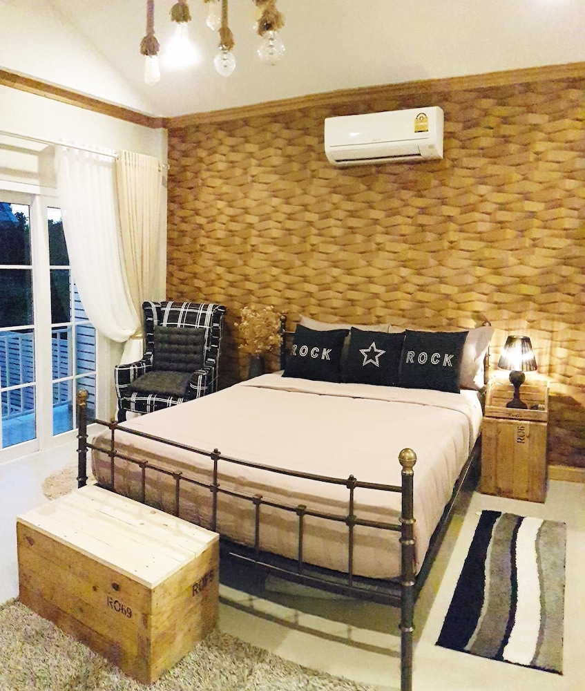 Suite with Pool View photo 2