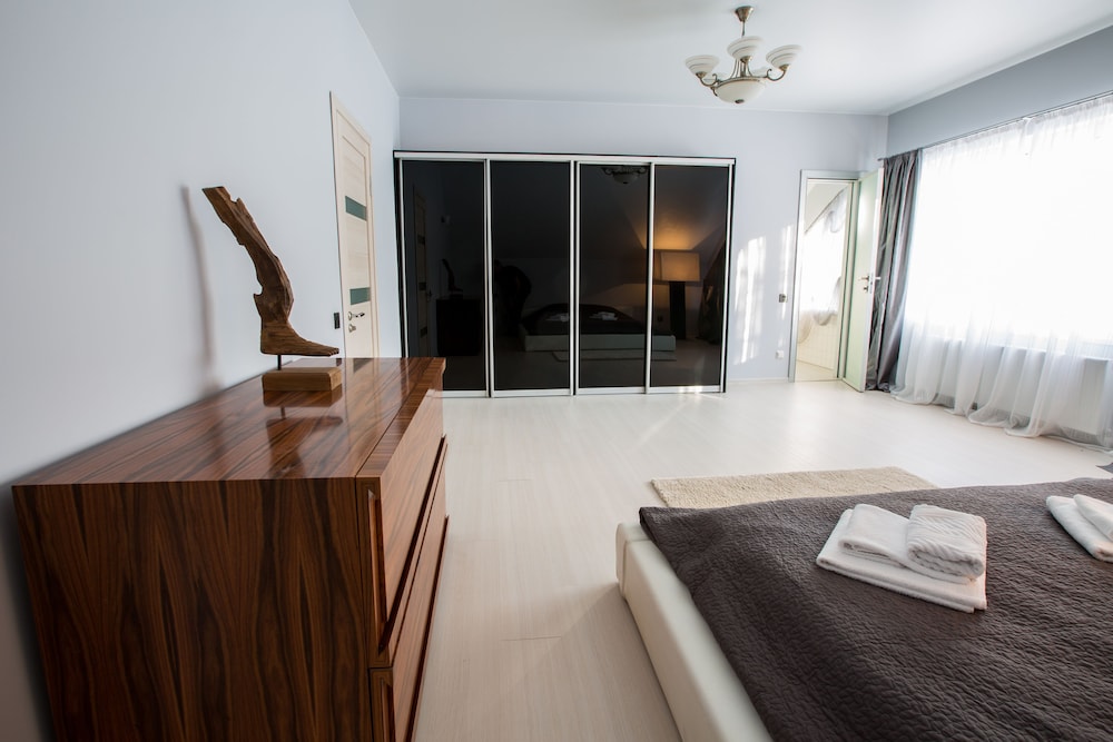 Cottage "Royal Suite", 4 bedrooms photo 1