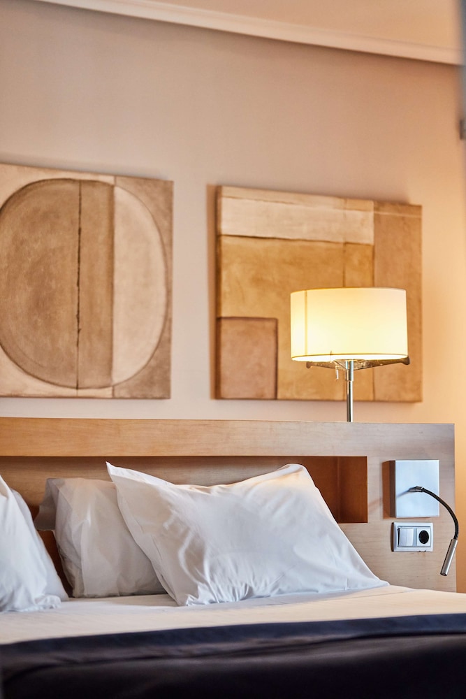 Suite, Balcony - Photo 9