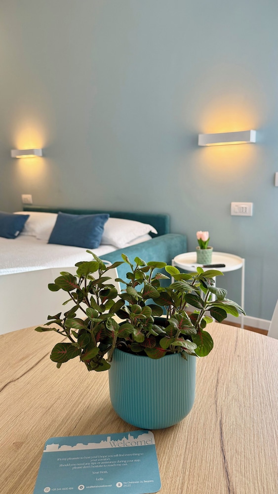 Apartment, 1 Queen Bed with Sofa bed, Balcony, Courtyard View