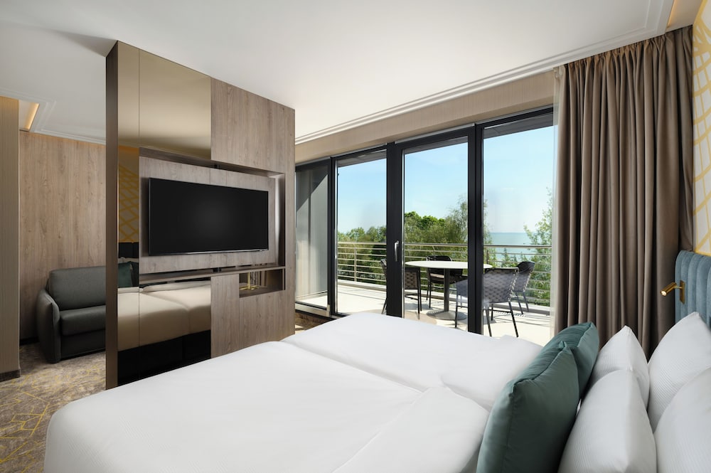 Premium Triple Room photo 2