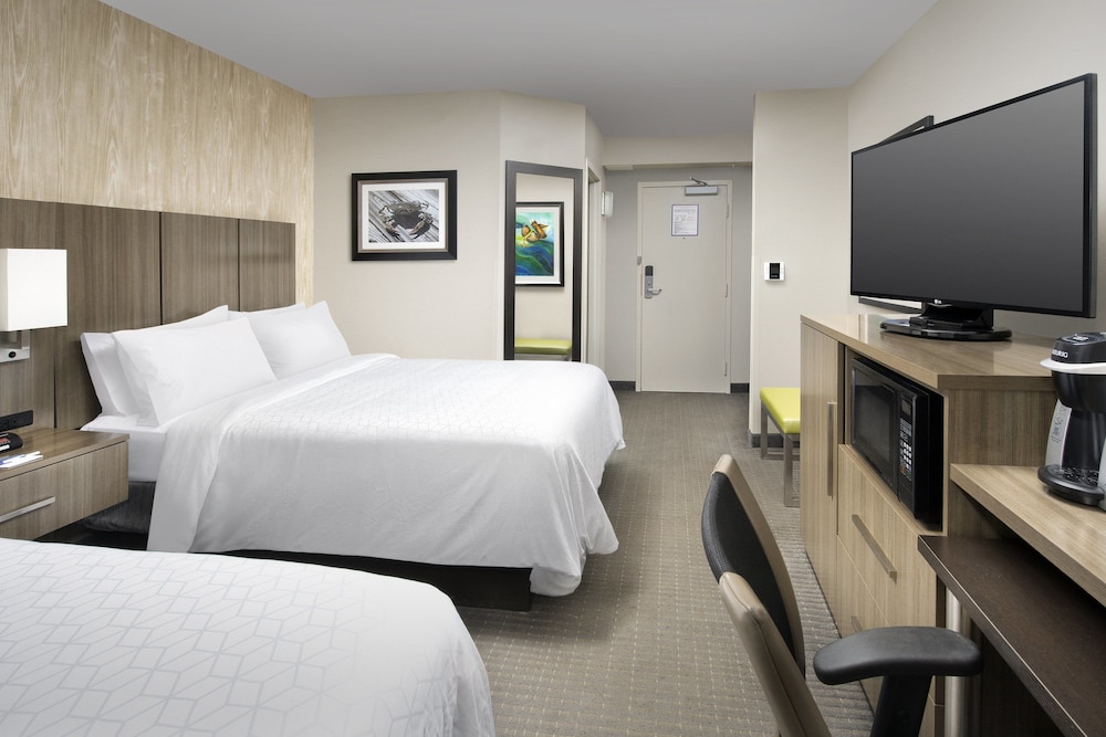 Standard Room, 2 Queen Beds - Photo 1