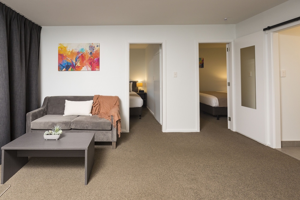 Deluxe Apartment, 2 Bedrooms - Photo 11