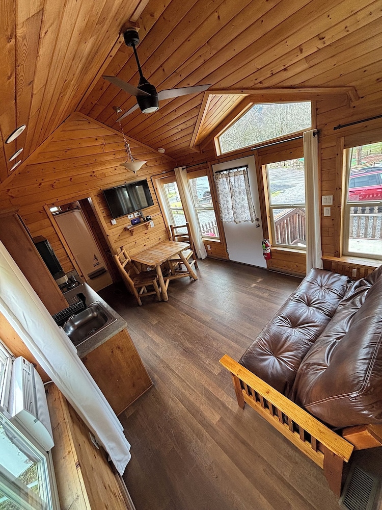 Standard Cabin, Mountain View
