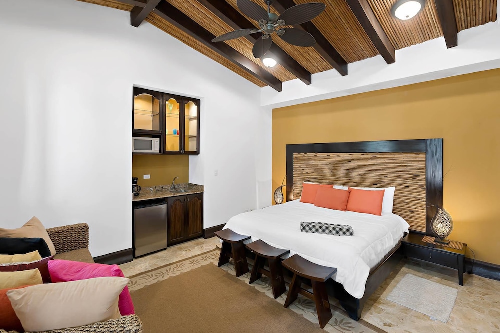 House, 4 Bedrooms, Accessible, Beach View photo 1