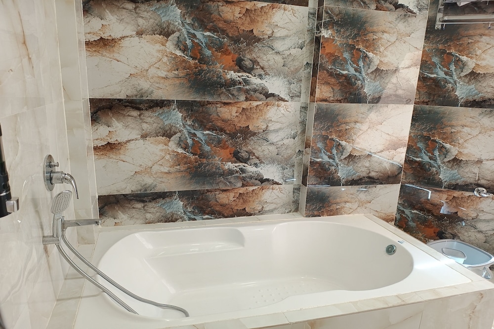 Luxury Suite photo 2