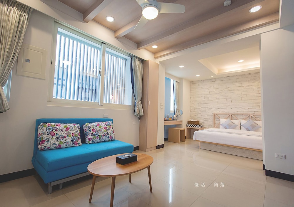 Quadruple Room (Corner 202) photo 2