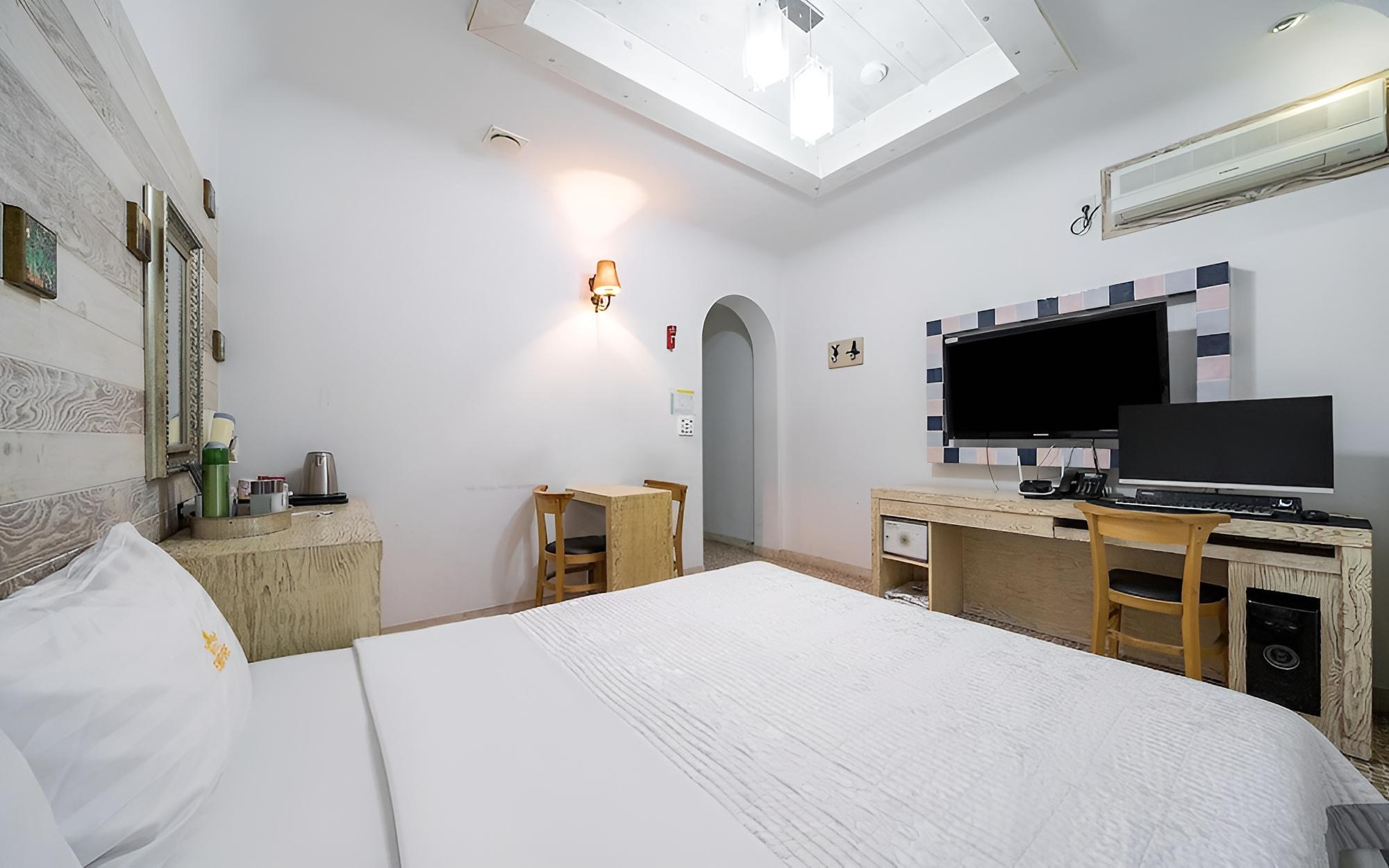 Room (Best Room (Netflix YouTube Baggage av) - Photo 8