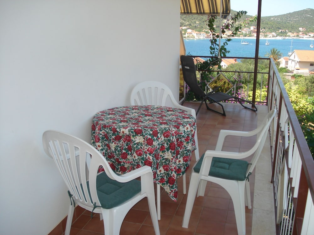 Romantic Apartment photo 2