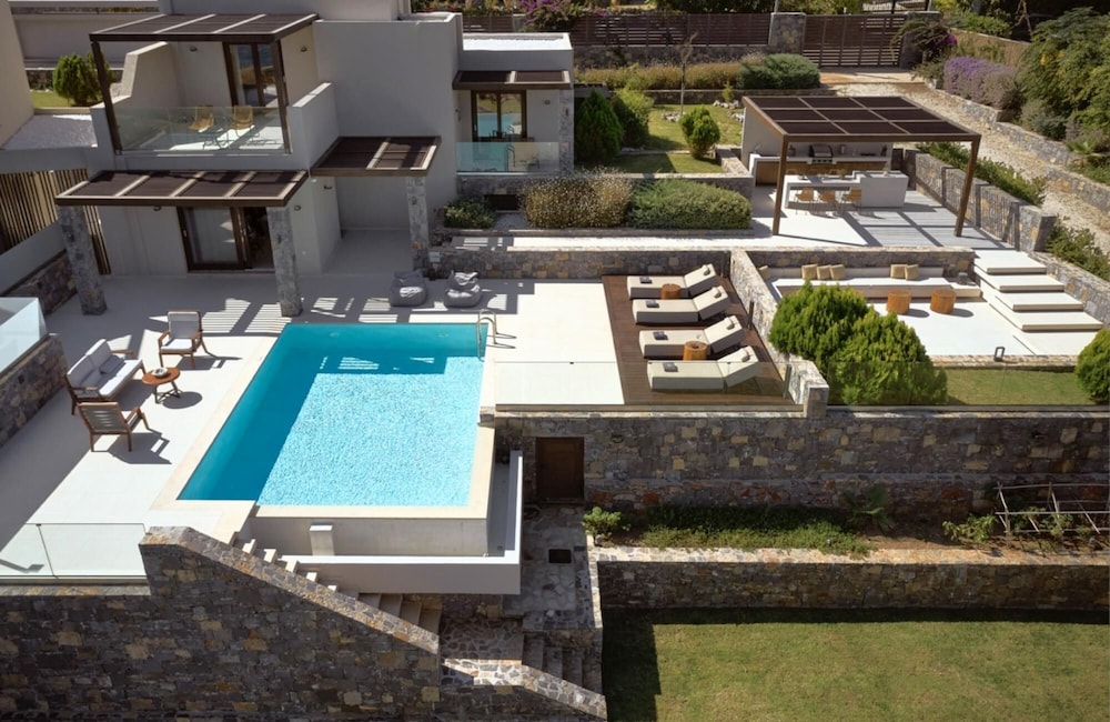 Villa photo 3
