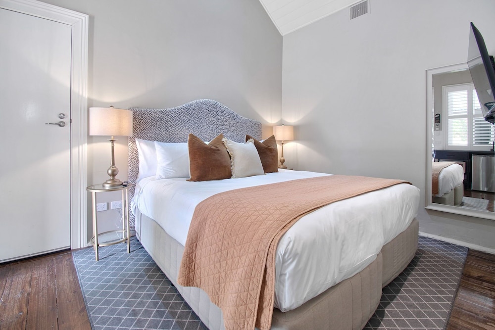 Basic Double Room, Courtyard View