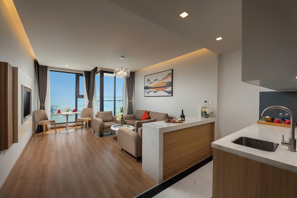 Executive Suite, Ocean View - Photo 3