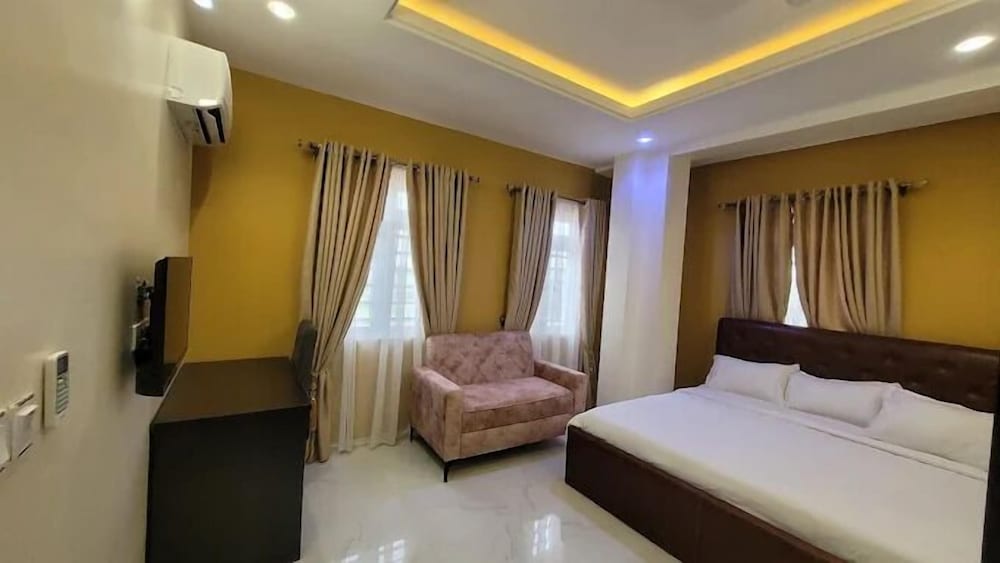 Signature Room, Non Smoking, Courtyard View