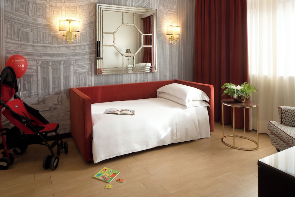 Room, Connecting Rooms thumbnail 6