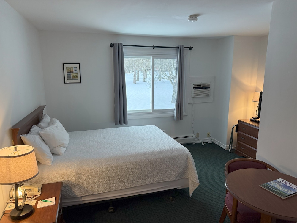 Value Room, 1 Queen Bed photo 1