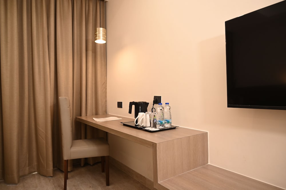 Business Room - Photo 4