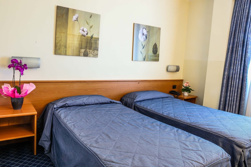 Triple Room - Photo 6