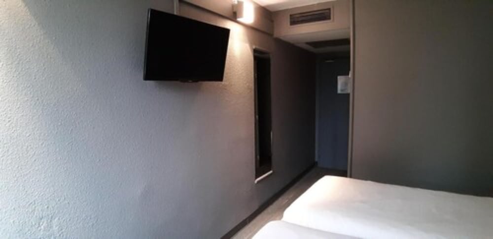 Standard Room, 2 Twin Beds - Photo 5