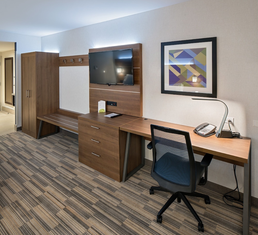 Suite, Multiple Beds photo 1