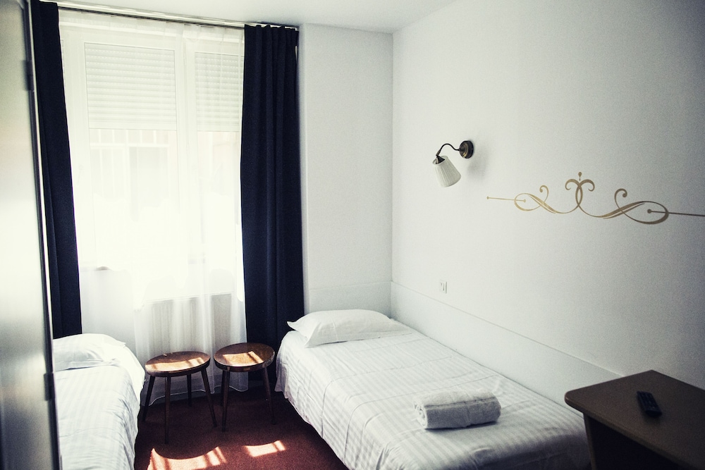 Twin Room, 2 Twin Beds, Non Smoking photo 3