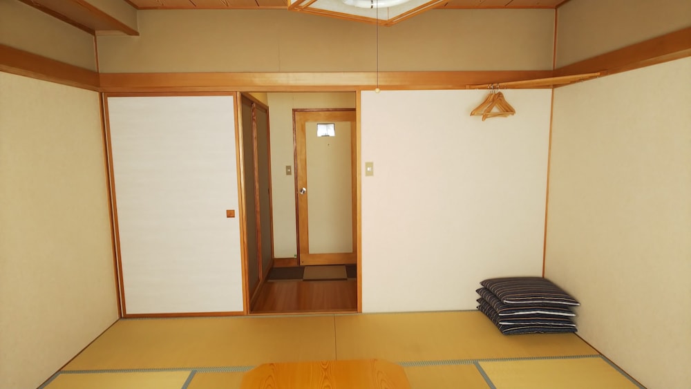 Japanese Style Room with Private Bathroom and Toilet photo 2