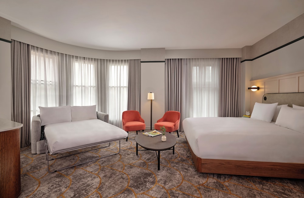 Grand Room with Sofabed - Photo 2