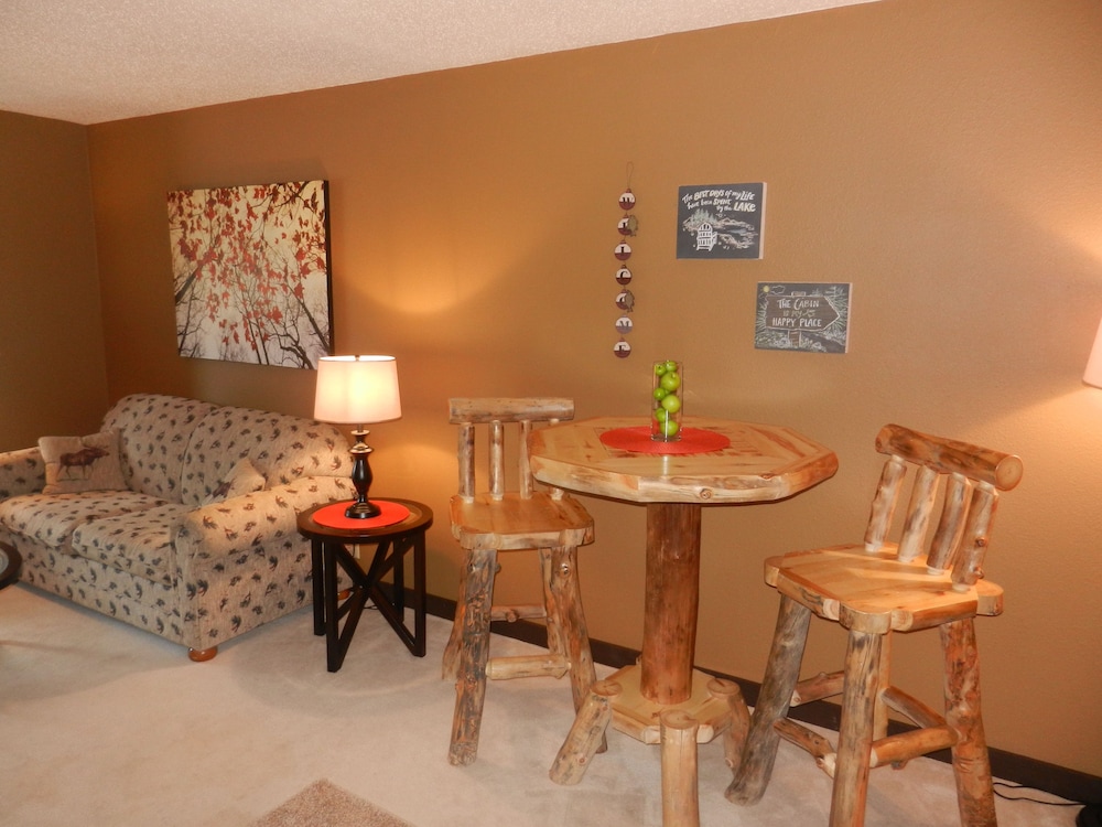 Deluxe Suite, 1 Queen Bed, Hot Tub photo 3