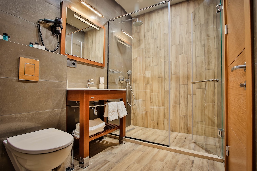 Standard Double Room Floor 17, Non Smoking (access with stairs from 16th floor) photo 3