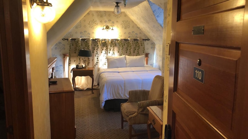 Standard Room, 1 Queen Bed - Photo 7