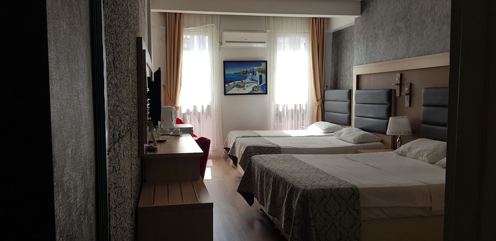 Standard Double or Twin Room - Photo 6
