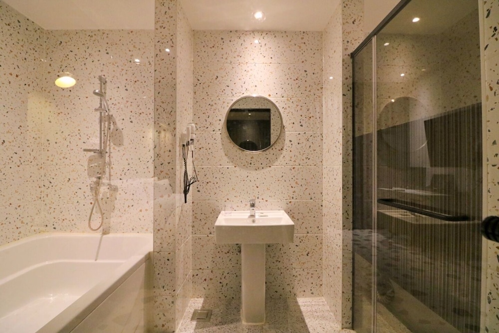 Deluxe Double Room - Photo 4