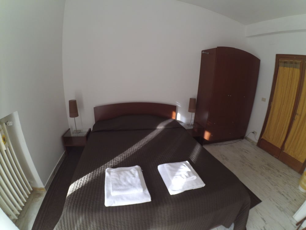Double Room Single Use, Shared Bathroom