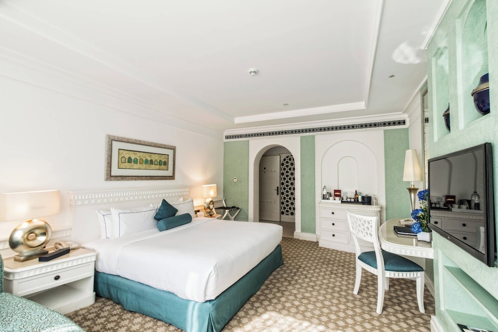 Club Oceanfront Room, 1 King, or 2 Twin/Single Bed(s), with Complimentary Access to Executive Lounge photo 2