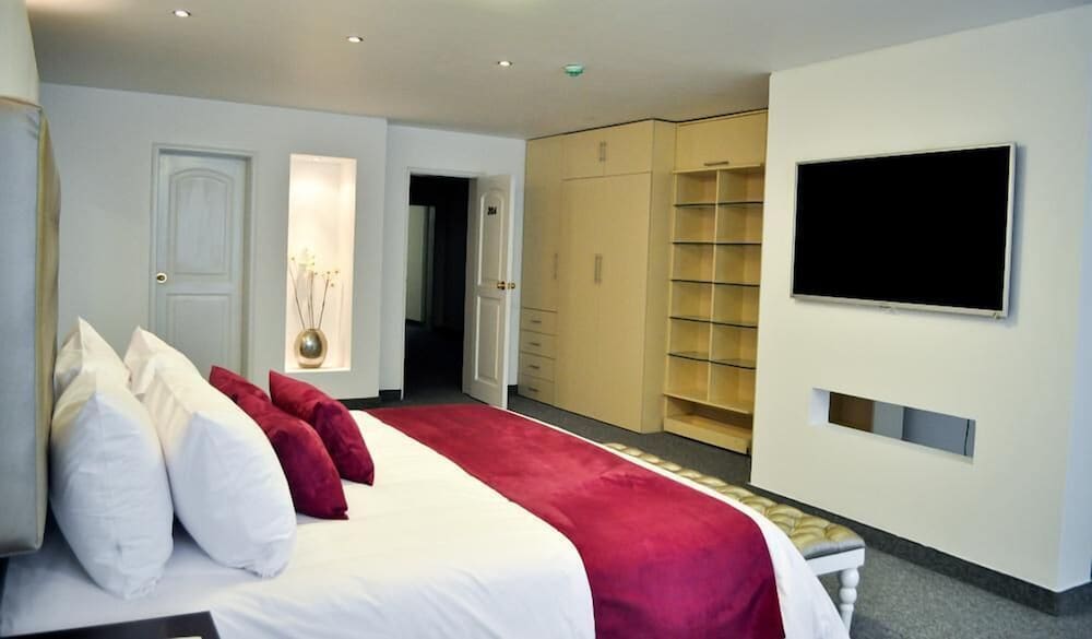 Suite photo 1