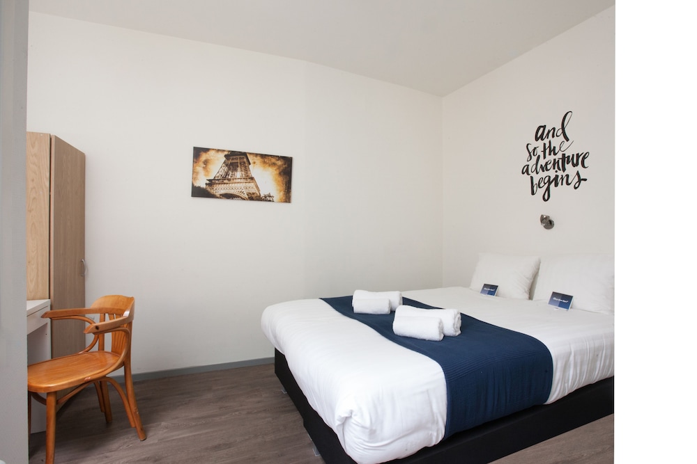 Economy Double or Twin Room (Hostel Deluxe) photo 2
