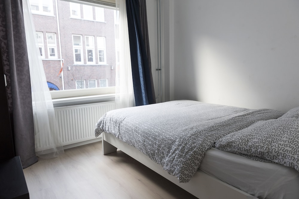 Studio, 1 Bedroom photo 1