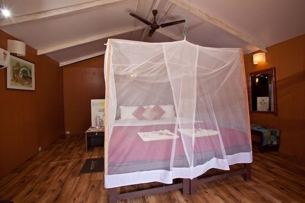 DELUXE AC SEA FACING BEACH HUT