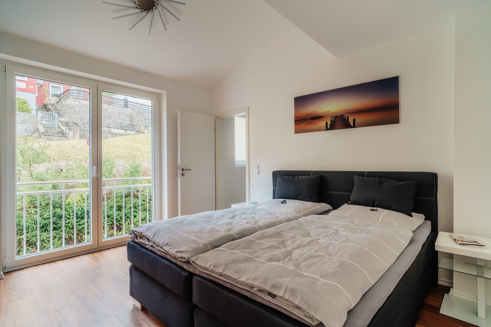 Deluxe Studio Suite photo 2