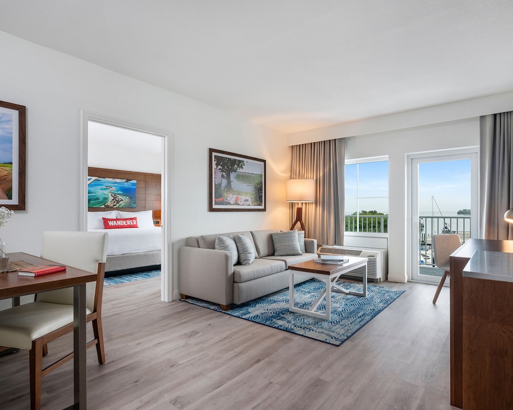 Suite, 1 Bedroom, Pool View - Photo 1