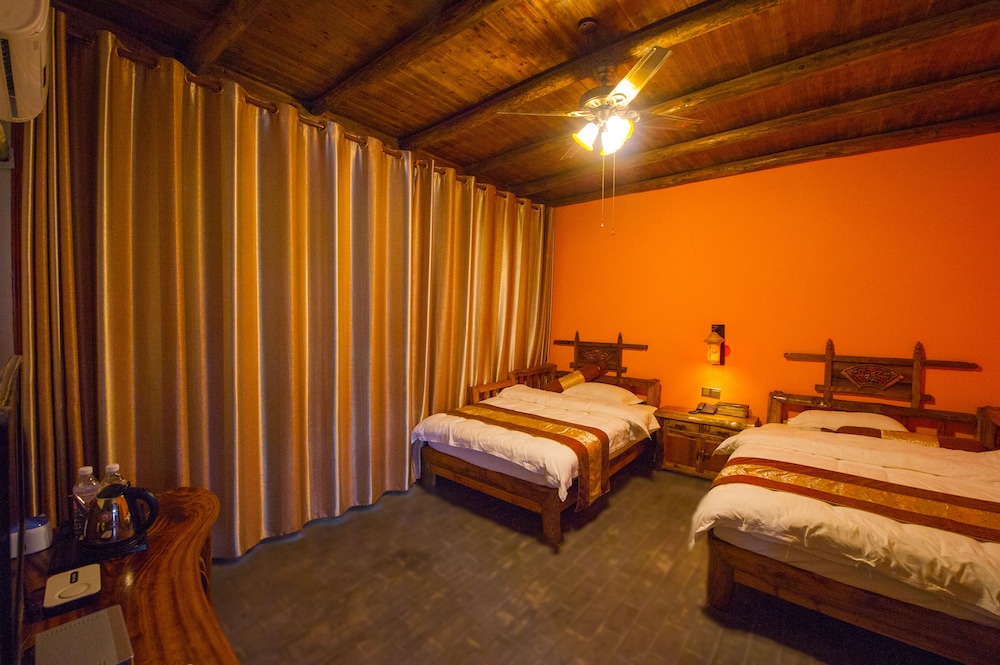 Deluxe Balcony Twin Room With Mountain View photo 3