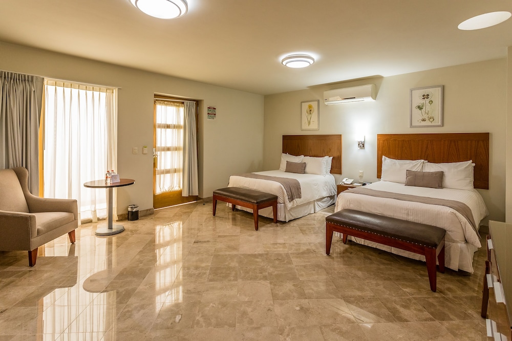 Family Room, 2 Double Beds photo 1