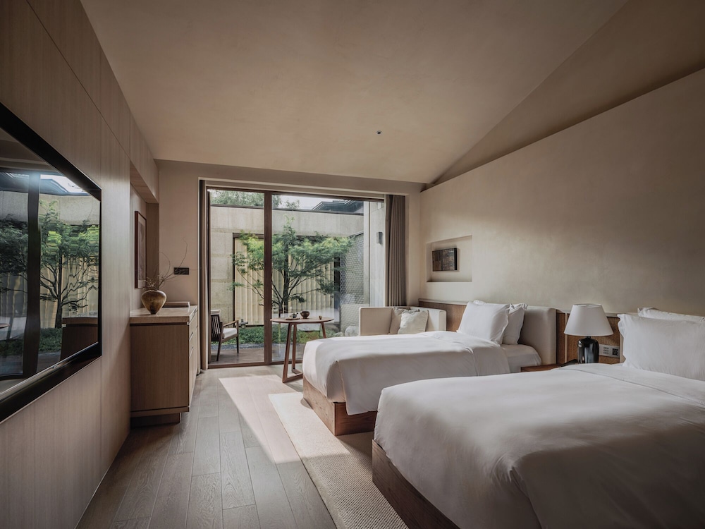 Superior Twin Room, Non Smoking, Courtyard View