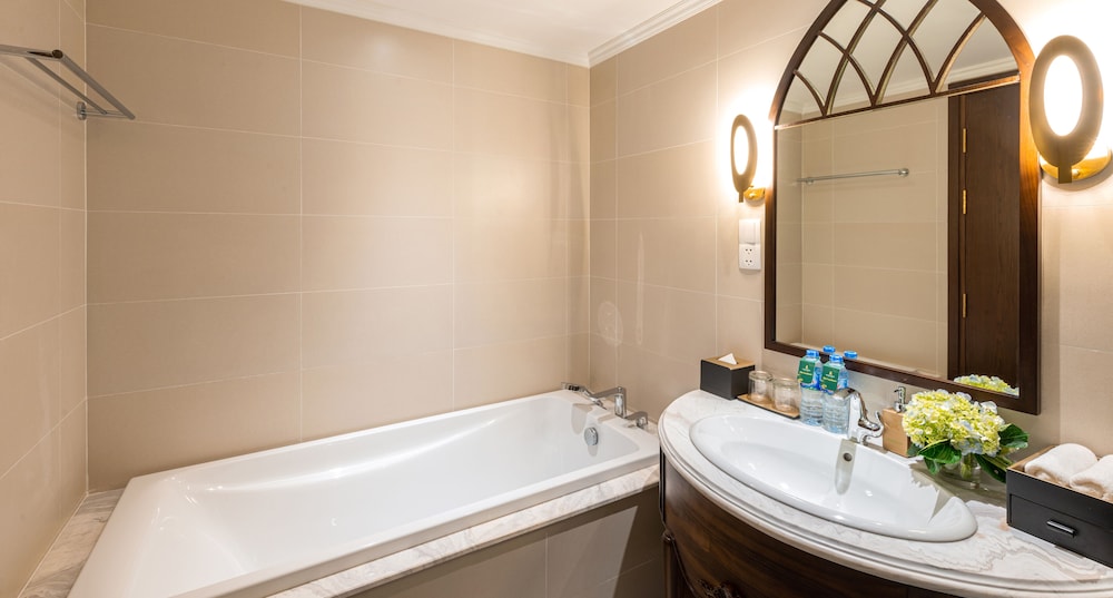 Suite Room - Photo 7