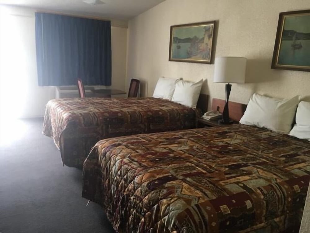 Standard Room, 2 Double Beds, Non Smoking photo 2
