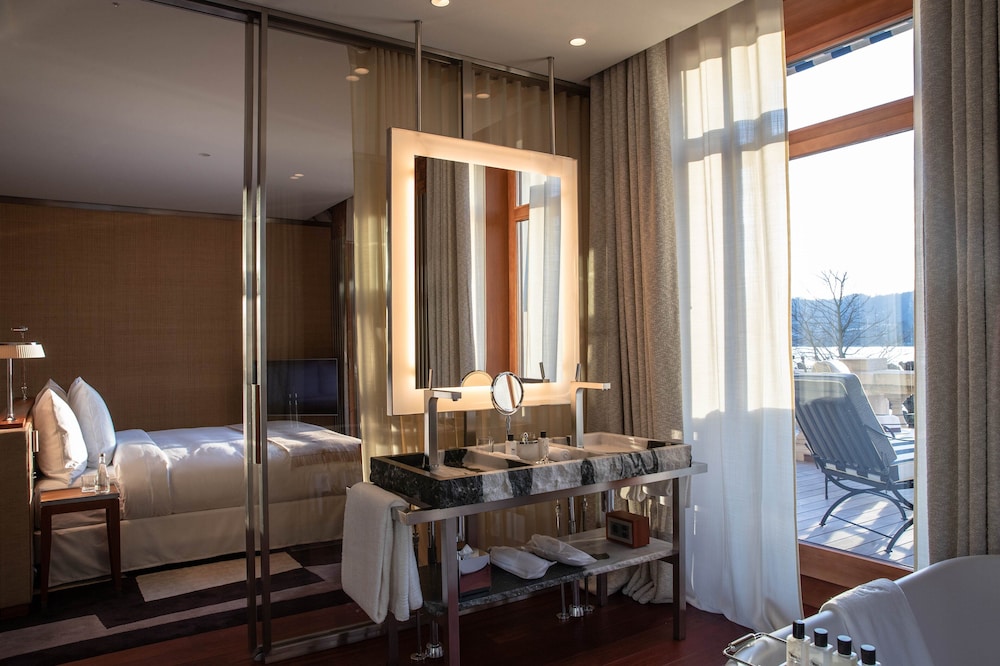 Premier Room, Terrace - Photo 11