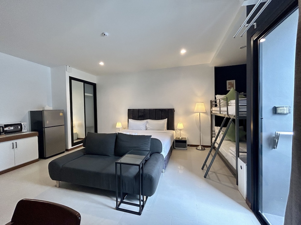 Family Room - Photo 30
