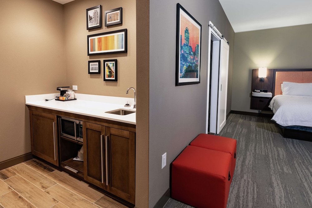 Studio, 2 Queen Beds, Refrigerator & Microwave (Wet bar) - Photo 8