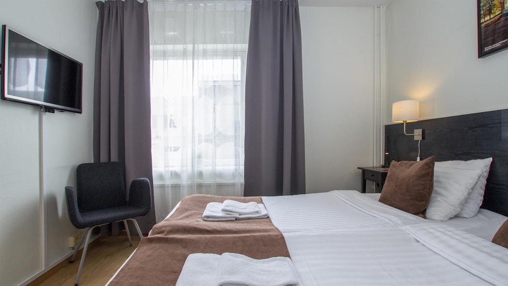 Standard Room, 2 Twin Beds, Non Smoking - Photo 4