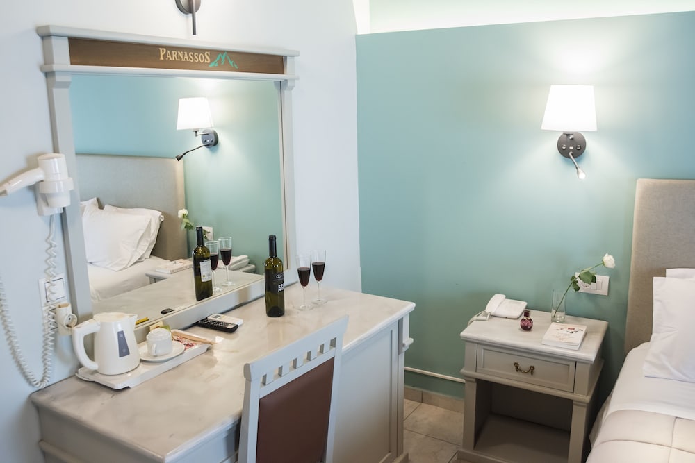 Premium Suite with Spa bath - Photo 7