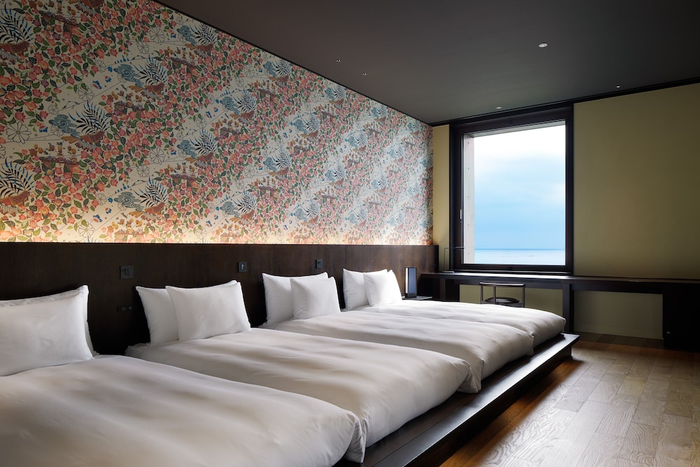 Fushi (Deluxe Oceanfront Suite) - Photo 1